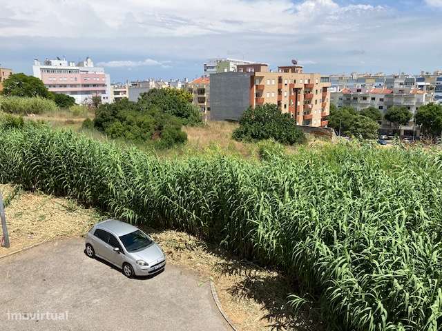 Lisboa Sul Almada Duplex T3 +1, com garagem-16