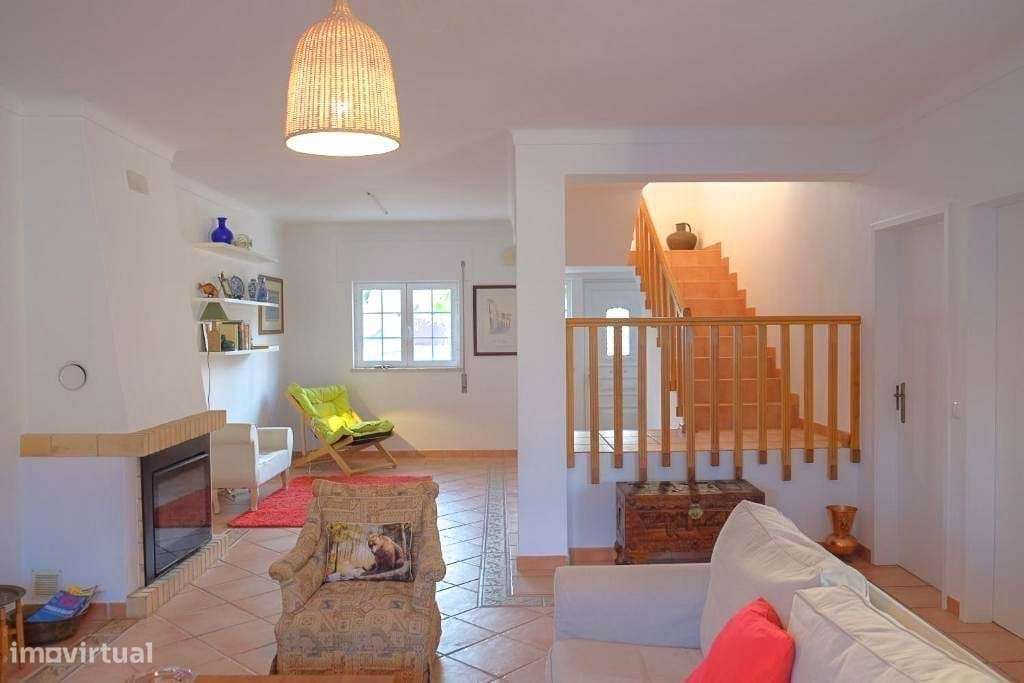 Moradia T4+1, com piscina, no centro de Melides, Grândola. - Grande imagem: 4/30