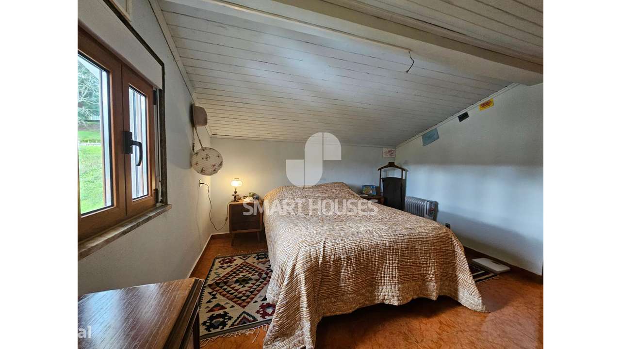 Moradia T3+1 em Avô c/ terreno-25