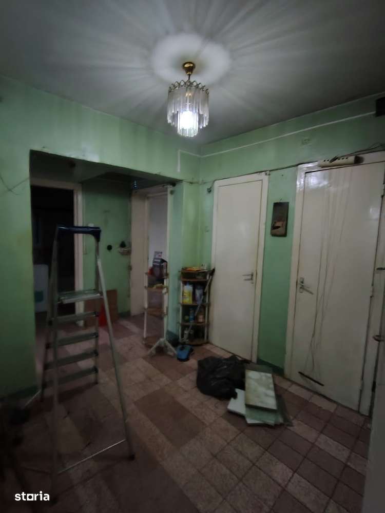 Apartament spatios cu 4 camere et 2-zona Aleea Trandafirilor.-10