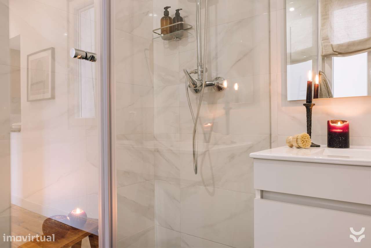 Apartamento T2 na Av. da Liberdade - Marquês de Pombal-2