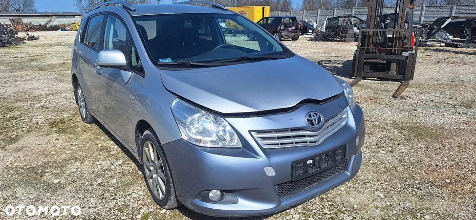 Toyota Verso 1F7 pas przedni dolny - 1