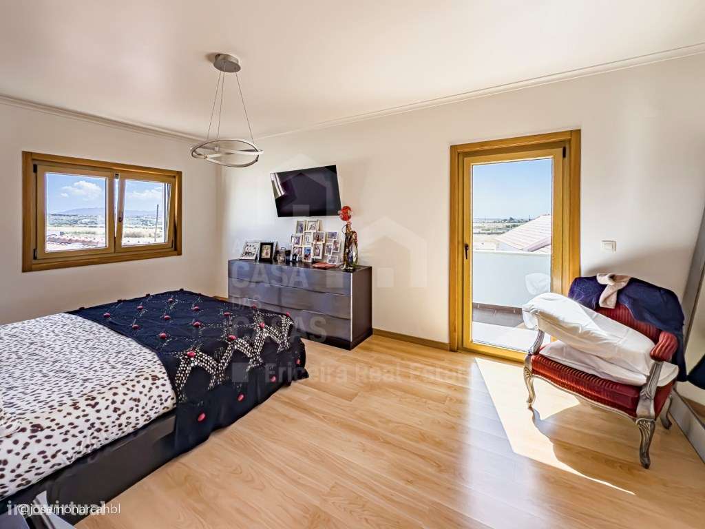 Vende Moradia T4 - Ericeira 11 Km, A Casa das Casas - Grande imagem: 4/43