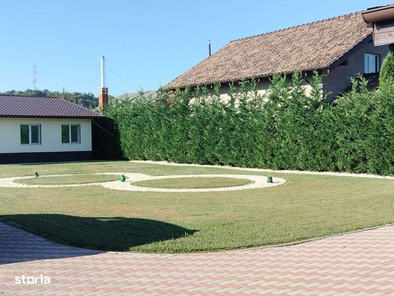 Teren + casa de vanzare Onesti, str Marasesti nr. 92B - Imagine principală: 5/7