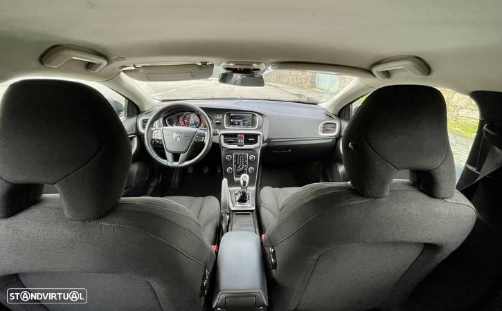 Volvo V40 D2 - 24