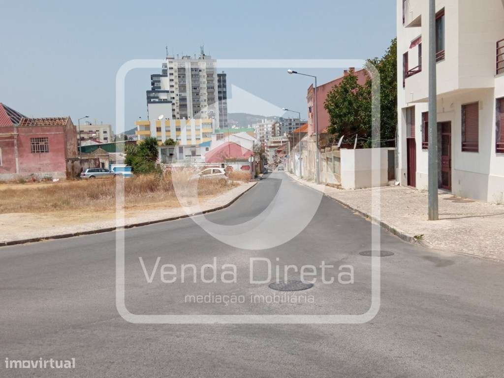 Terreno Urbano com Projeto para 18 Apartamentos | 2.373 m² | Zona C... - Grande imagem: 4/17