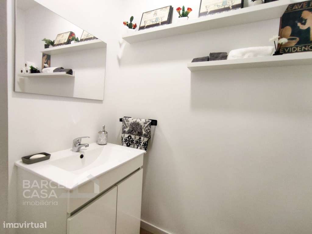 T3 Totalmente Renovado, Equipado e com Varanda, à Entrada da Cidade...-14