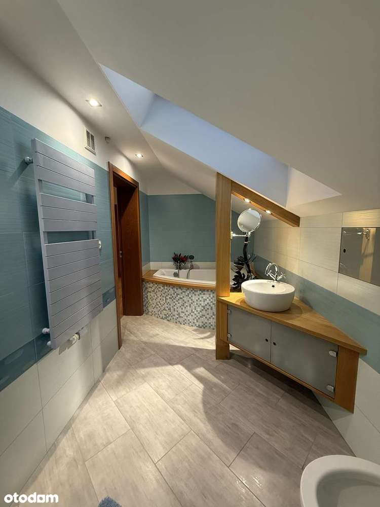 Na sprzedaż piękny, przestronny dom o powierzchni 256m2 - Pełny obrazek: 4/14