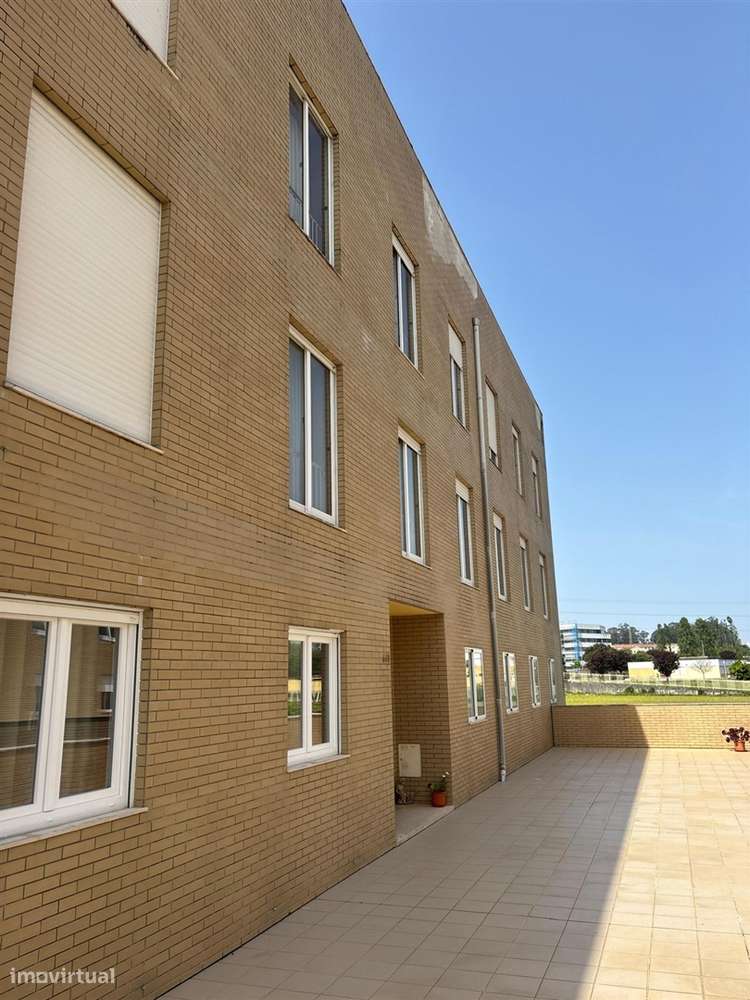 T2 c/ Box em Vila do Conde Junto às escolas e Rio-0