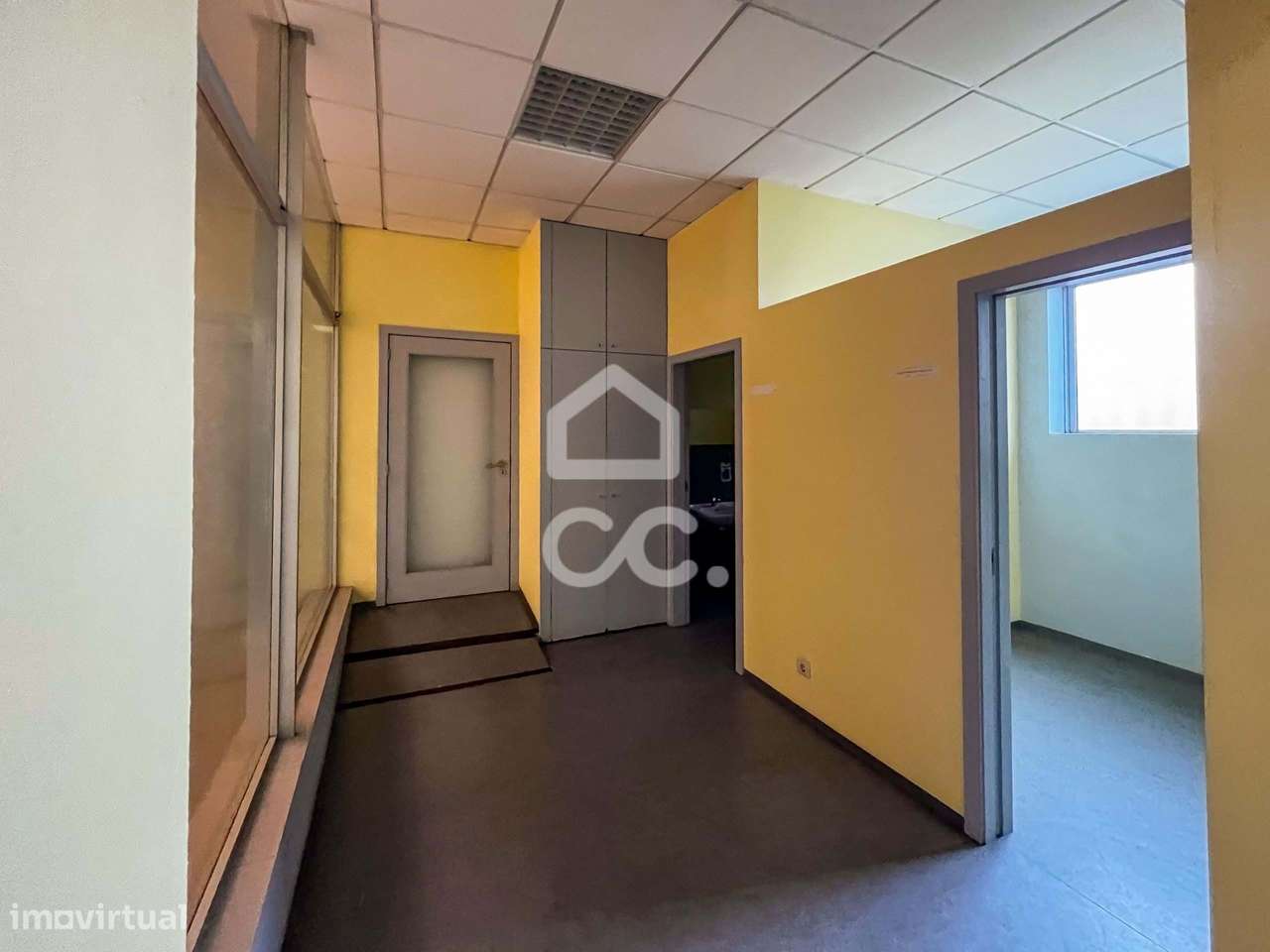 Loja para arrendamento em Pevidem, Selho (S. Jorge) - Guimarães - Grande imagem: 5/11