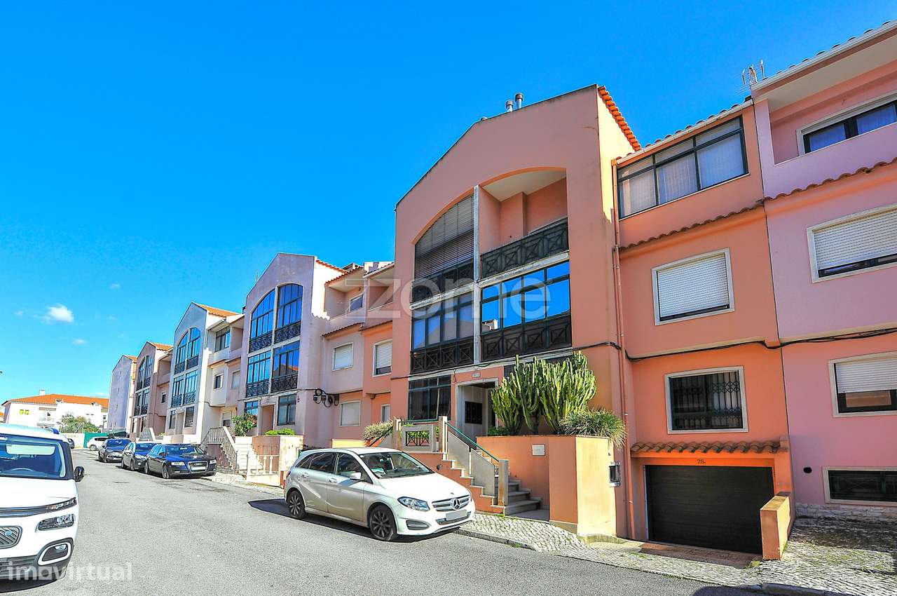 Apartamento T2+2 Duplex com garagem box no centro de Alcabideche - Grande imagem: 2/33