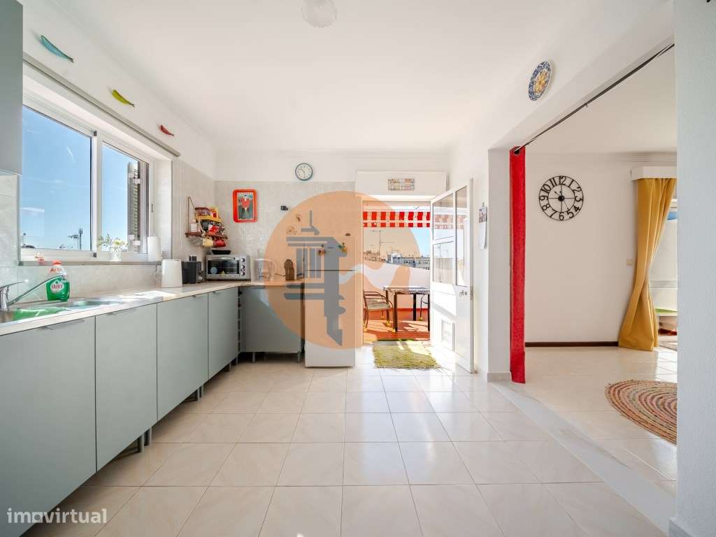 Apartamento T1 - Terraço de 49m² a Sul - Arrendamento Anual - Grande imagem: 4/33