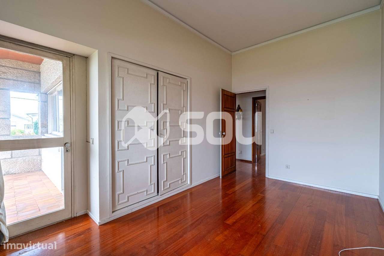 Casa Senhorial T7 num Lote de 3.320m² em Leça do Balio com-24
