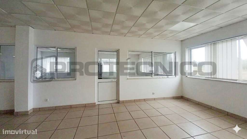 Armazém, 2 400 m², Oiã-7