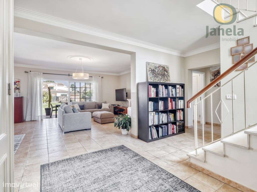 Moradia T3 com Garagem e Piscina no Vila Sol-25