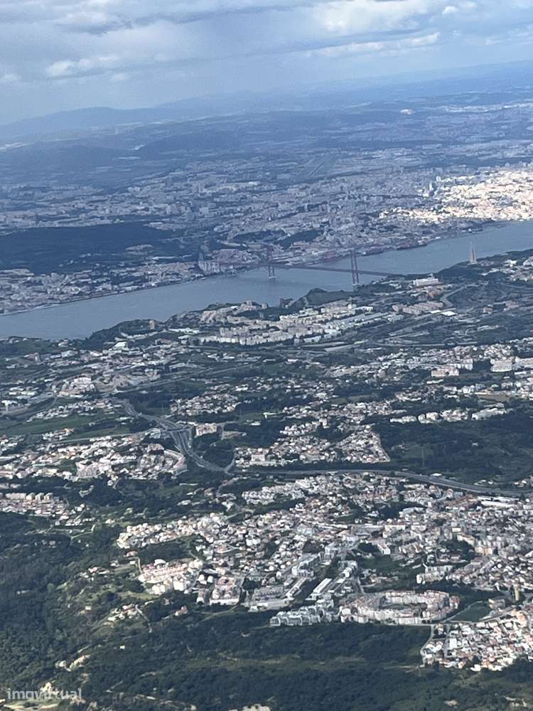 Apartamento T7 com 4 casas de banho e varanda-0