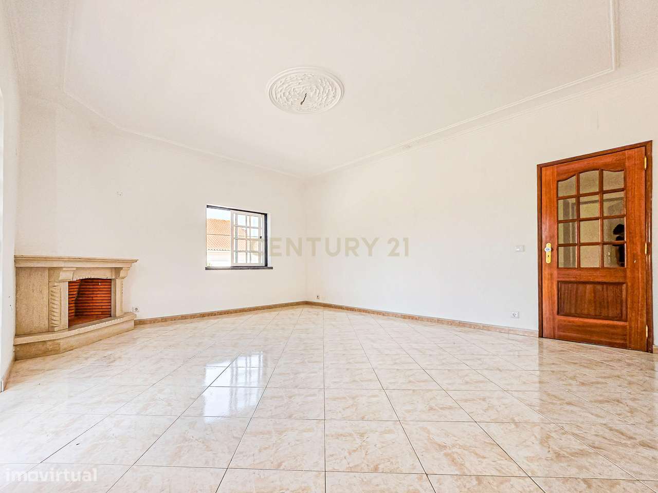 Moradia T3 + Loja em Fernão Ferro, Seixal - Oportunidade Única!-39