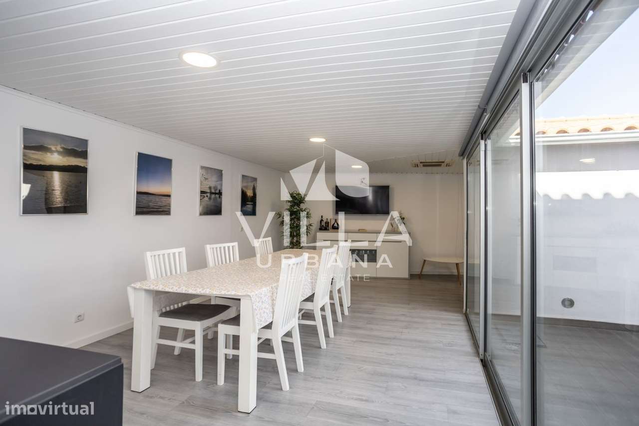 Moradia T3 com Excelentes Áreas, Garagem e Espaço Exterior em Alcabi-29