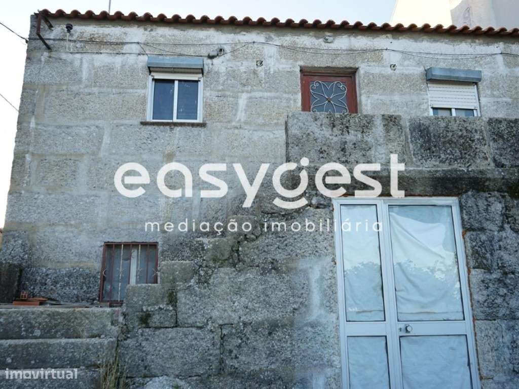 Moradia de granito em fase de acabamento na localidade Arrifana-Guarda - Grande imagem: 4/17