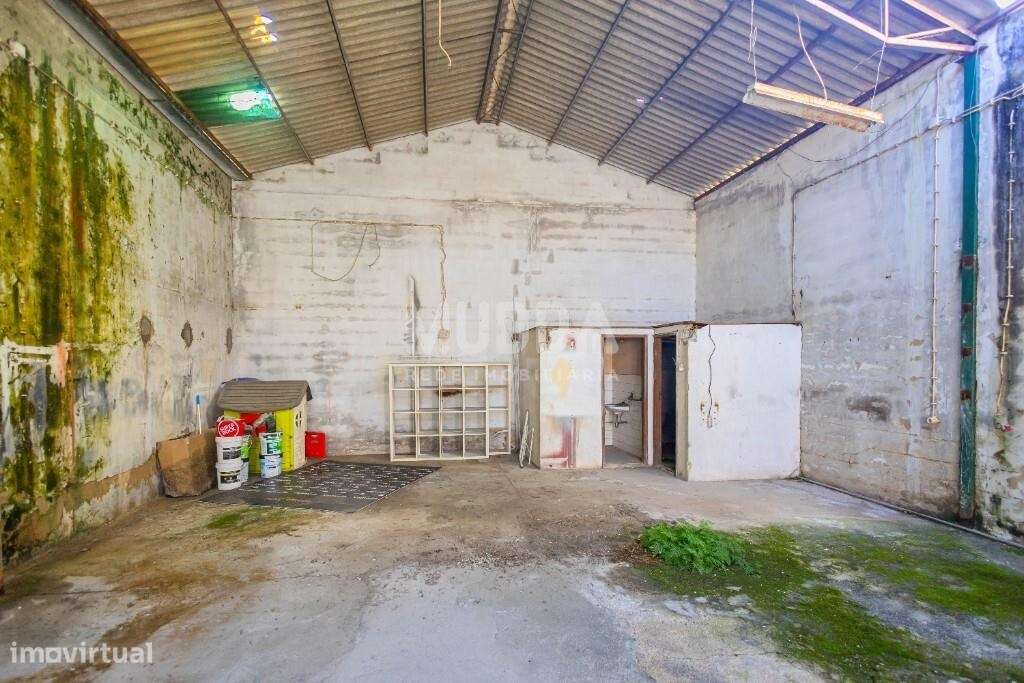 Armazém com potencial construtivo de habitação até 3 pisos-6