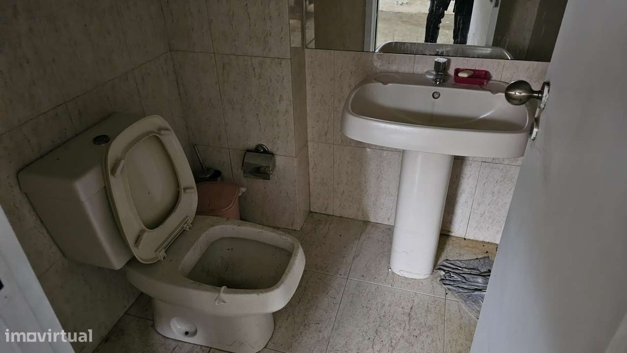 Armazém - ideal para converter em t3 - Grande imagem: 4/5