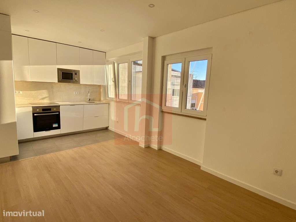 Apartamento T2 com 2 varandas no centro de Alcochete - Grande imagem: 2/22