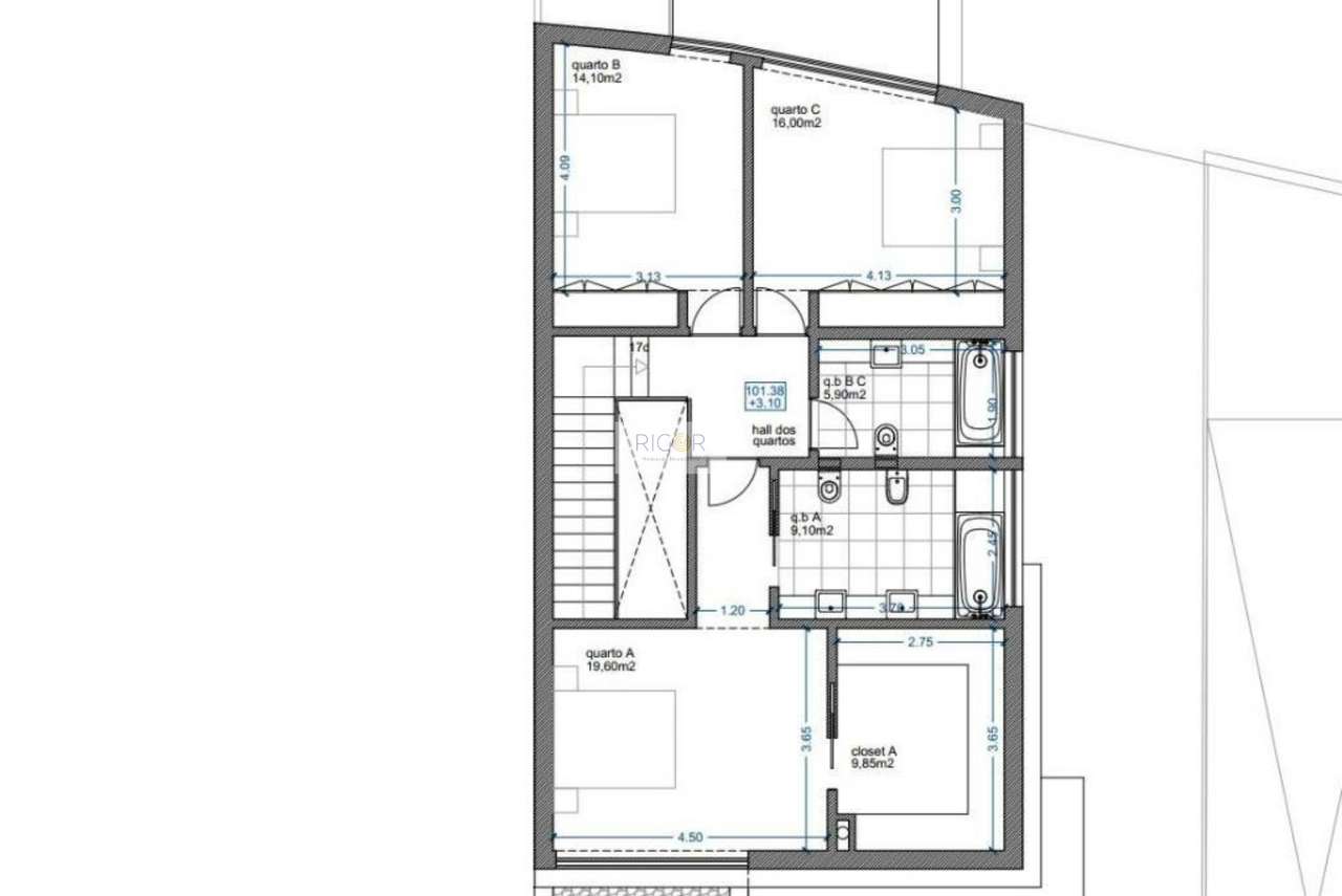 Moradia T3 de 3 frentes e jardim em construção em Águas Santas-16