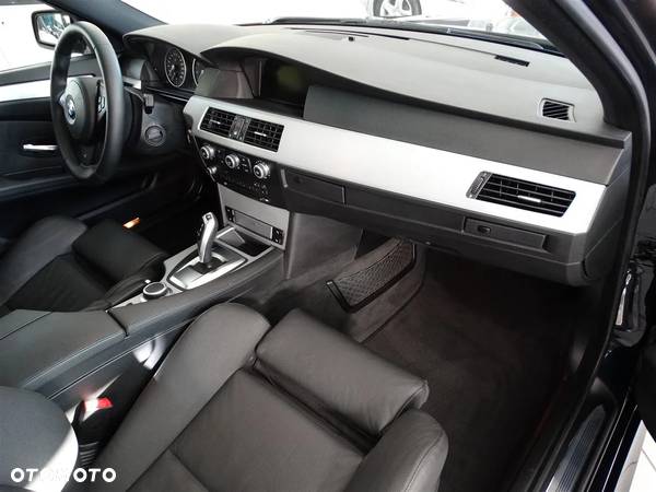 BMW Seria 5 530i - 22