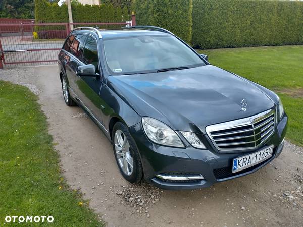 Mercedes-Benz Klasa E 350 T CDI DPF 4Matic BlueEFFICIENCY 7G-TRONIC - 4