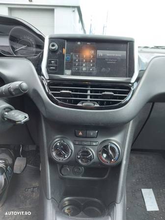 Stop dreapta spate Peugeot 208 2017 Hatchback 1.6 HDI DV6FE - 9