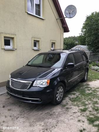 Chrysler Town & Country - 1