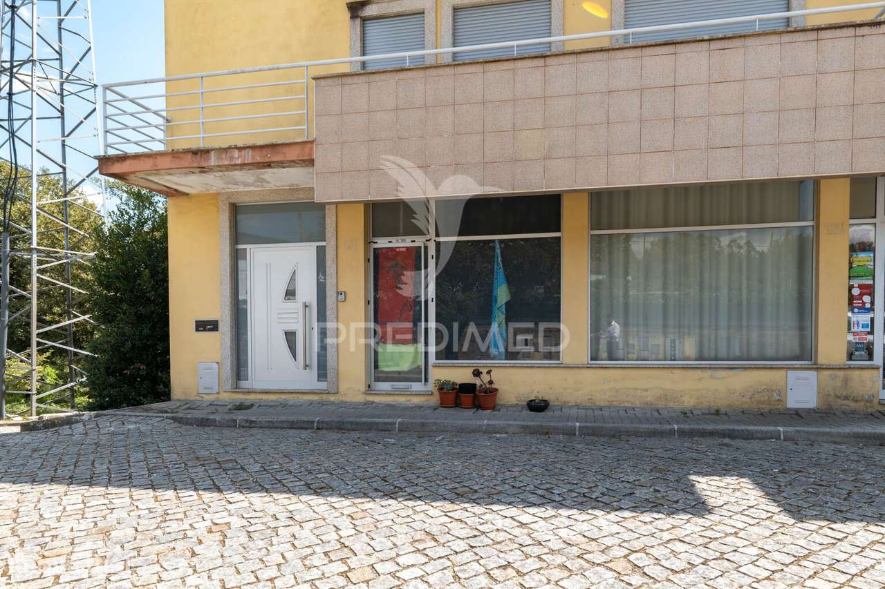 Apartamento T2 – Loja convertida em habitação | Entre Braga e Barcelos - Grande imagem: 4/23