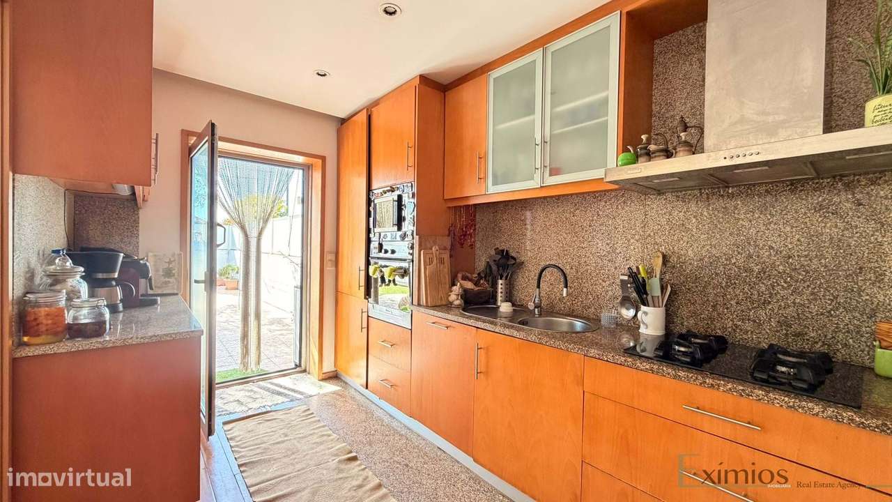 Moradia V4 com garagem fechada, na Póvoa de Varzim-7