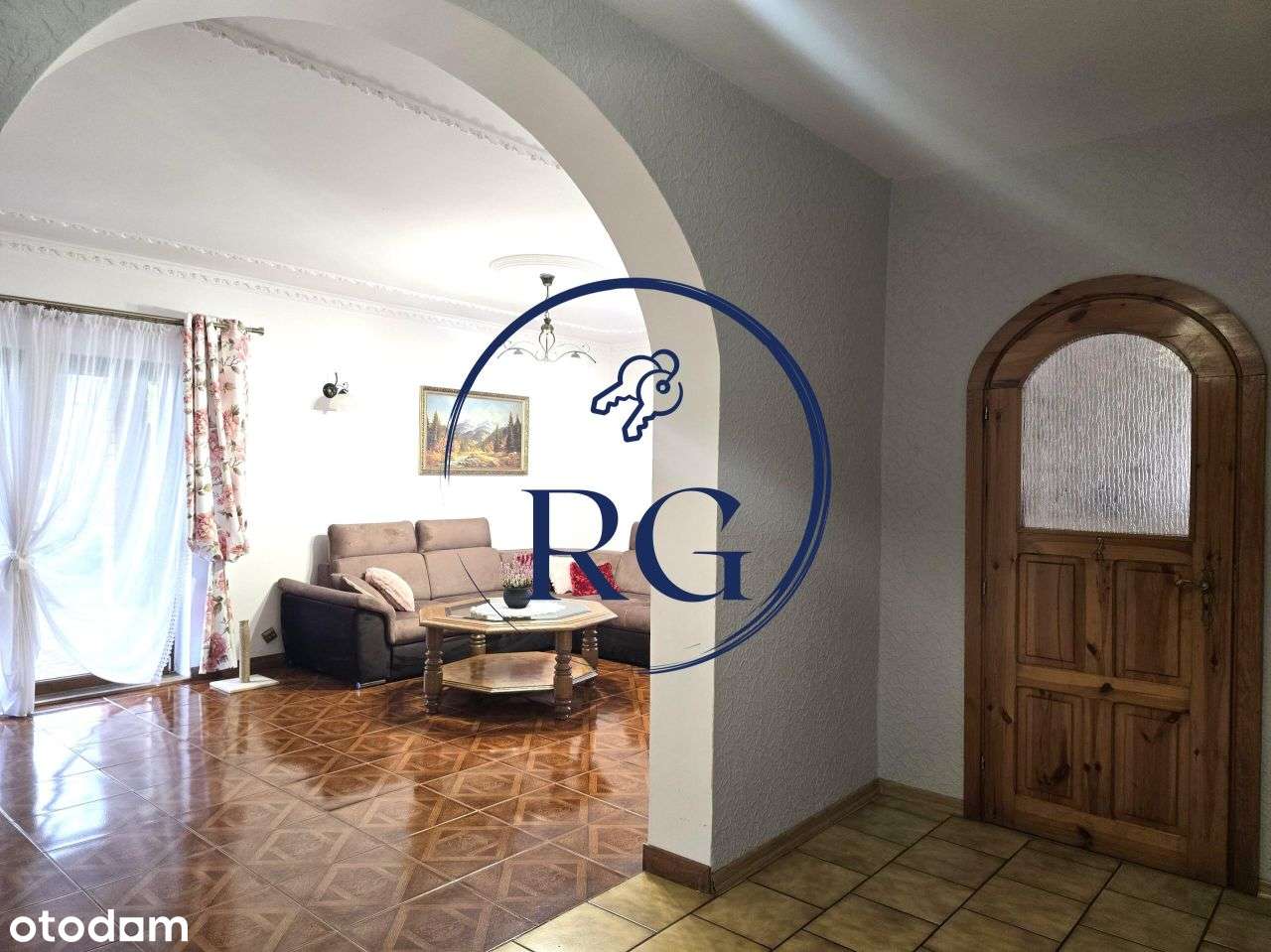 Ciekawa architektonicznie nieruchomość-6