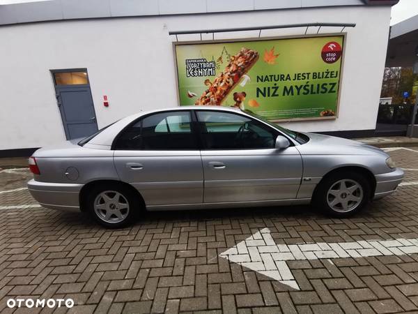 Opel Omega 2.2 Elegance - 9