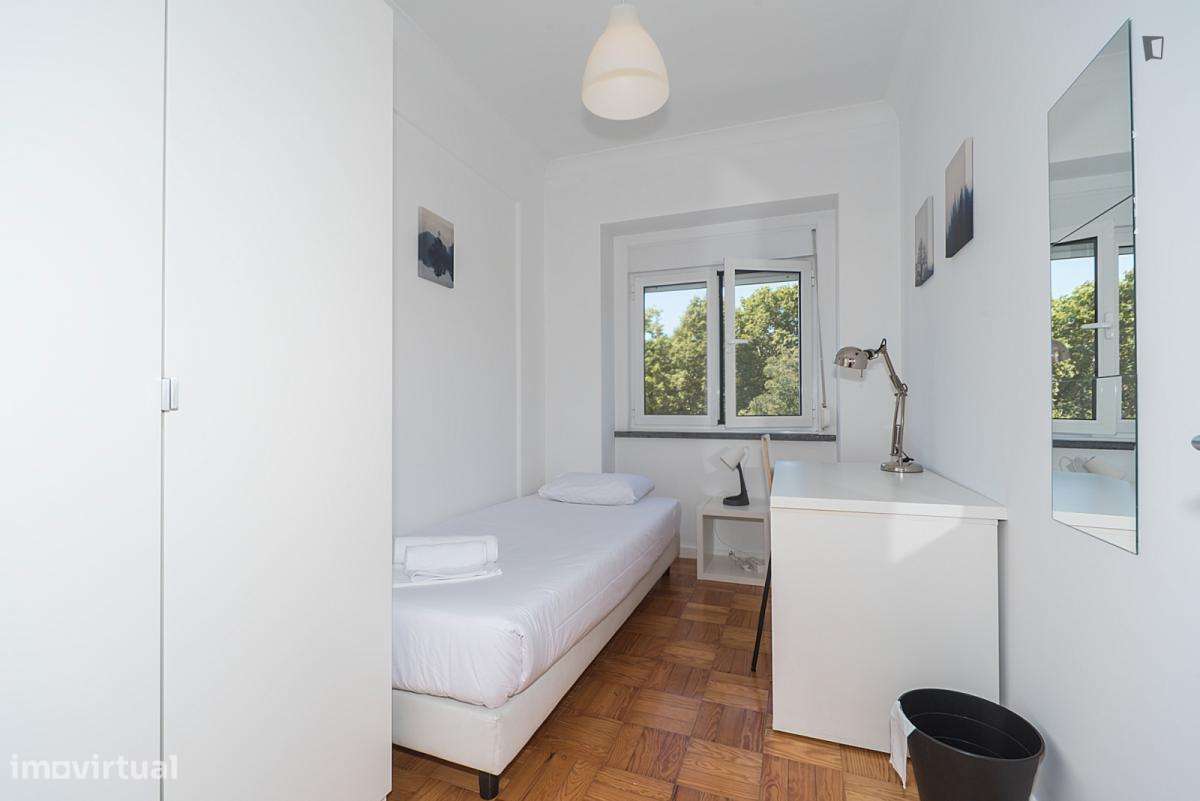 Quarto - localizado em Sete Rios Lisbon - Grande imagem: 4/10