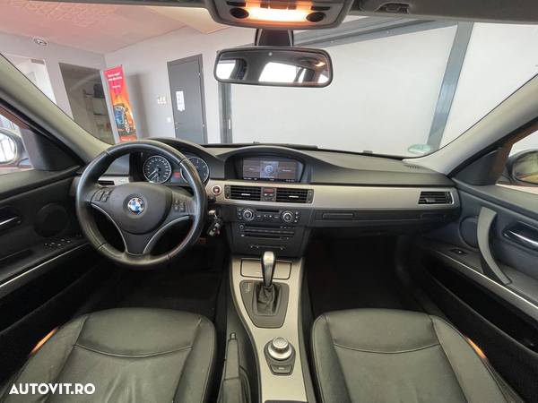 BMW Seria 3 320d DPF Touring Aut. Edition Fleet Exclusive - 18