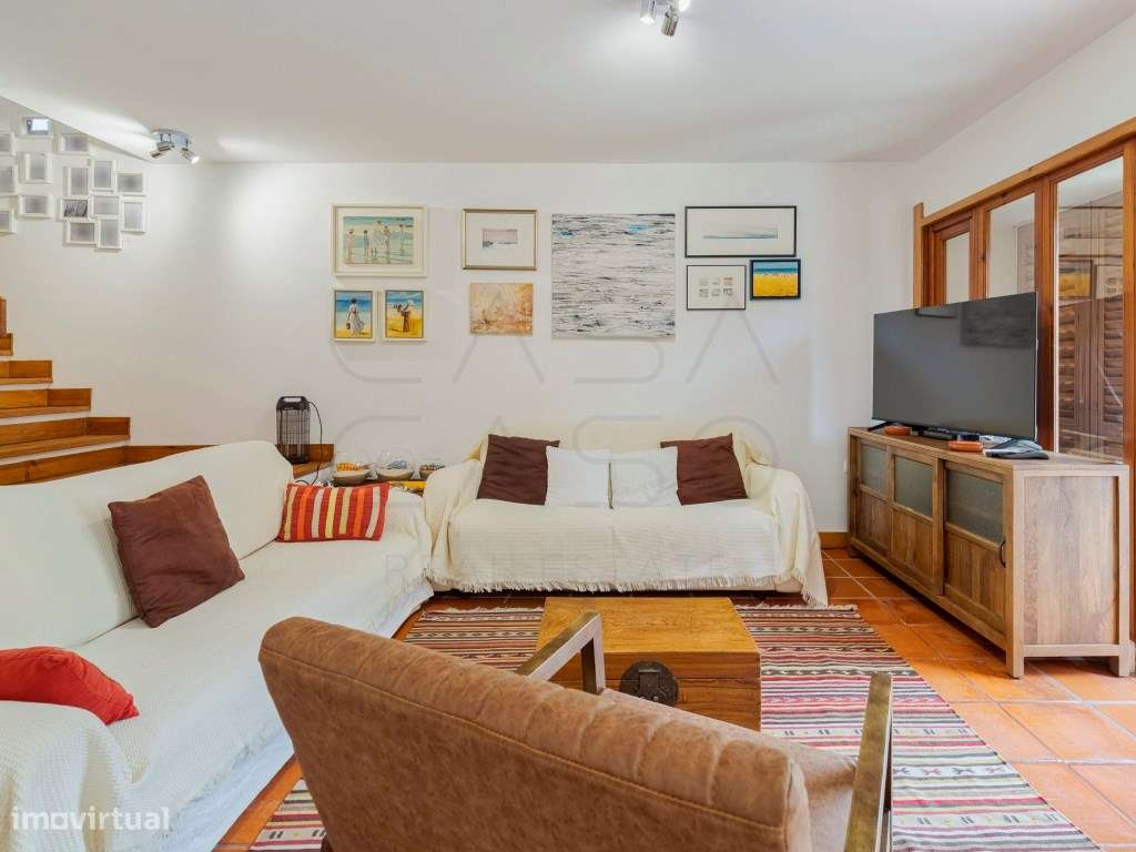 Moradia em Banda T2 com Jardim e Cave - Remodelada, com Potencial p... - Grande imagem: 5/17