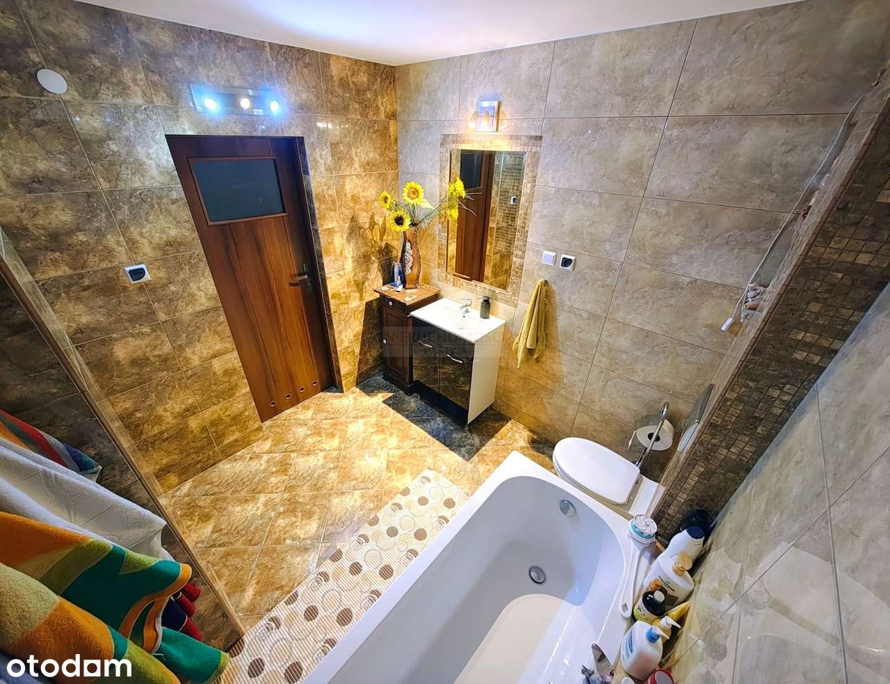 Dom w zabudowie szeregowej w centrum Pieszyc!-9