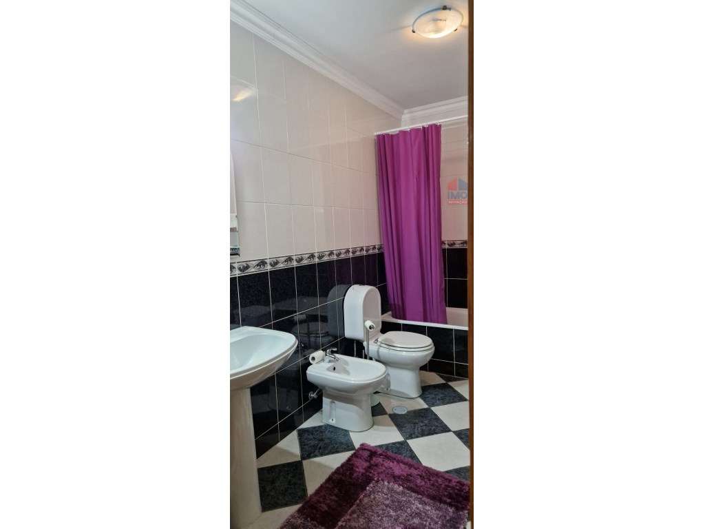 APARTAMENTO T2 COM DUAS FRENTES, SOTÃO E GARAGEM | VILA REAL-7