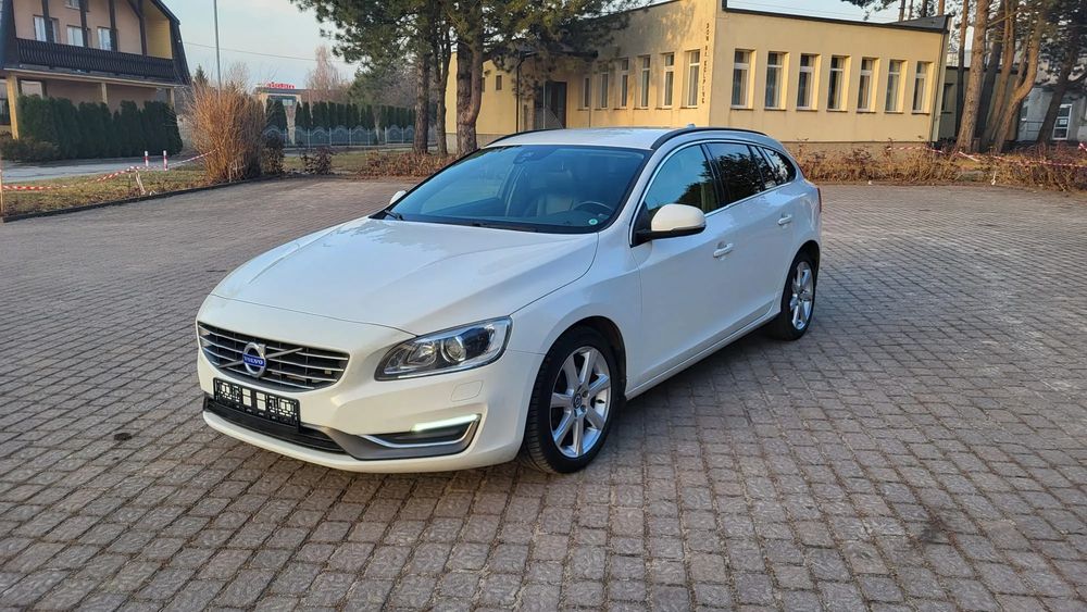 Volvo V60 I D4 Summum 2015
