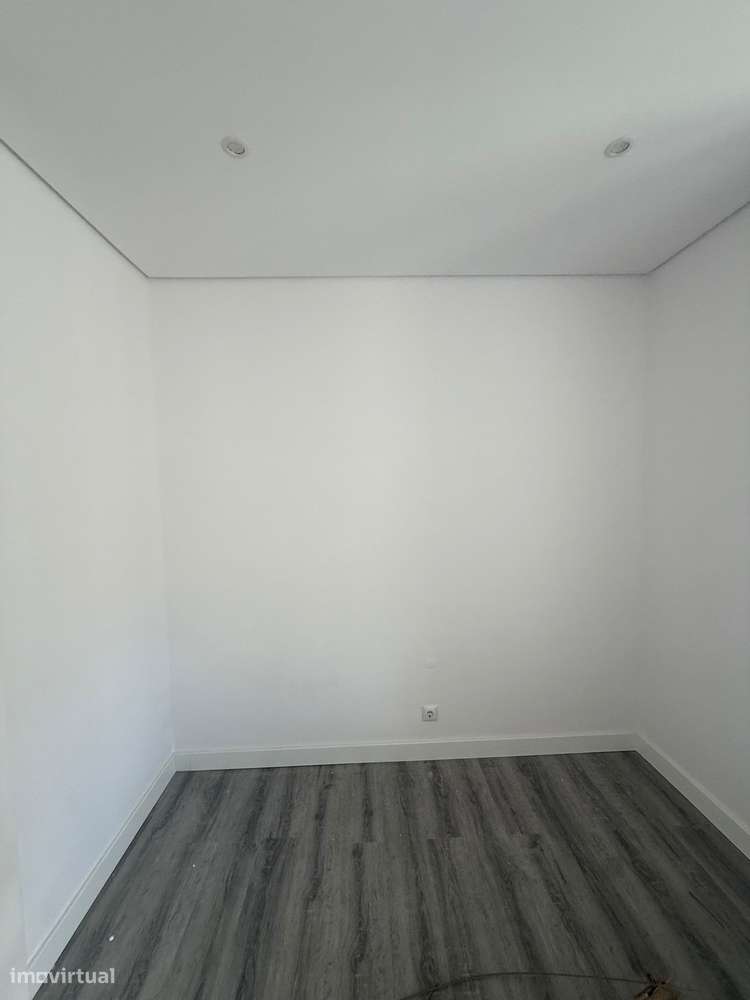 Apartamento T1 Remodelado-11