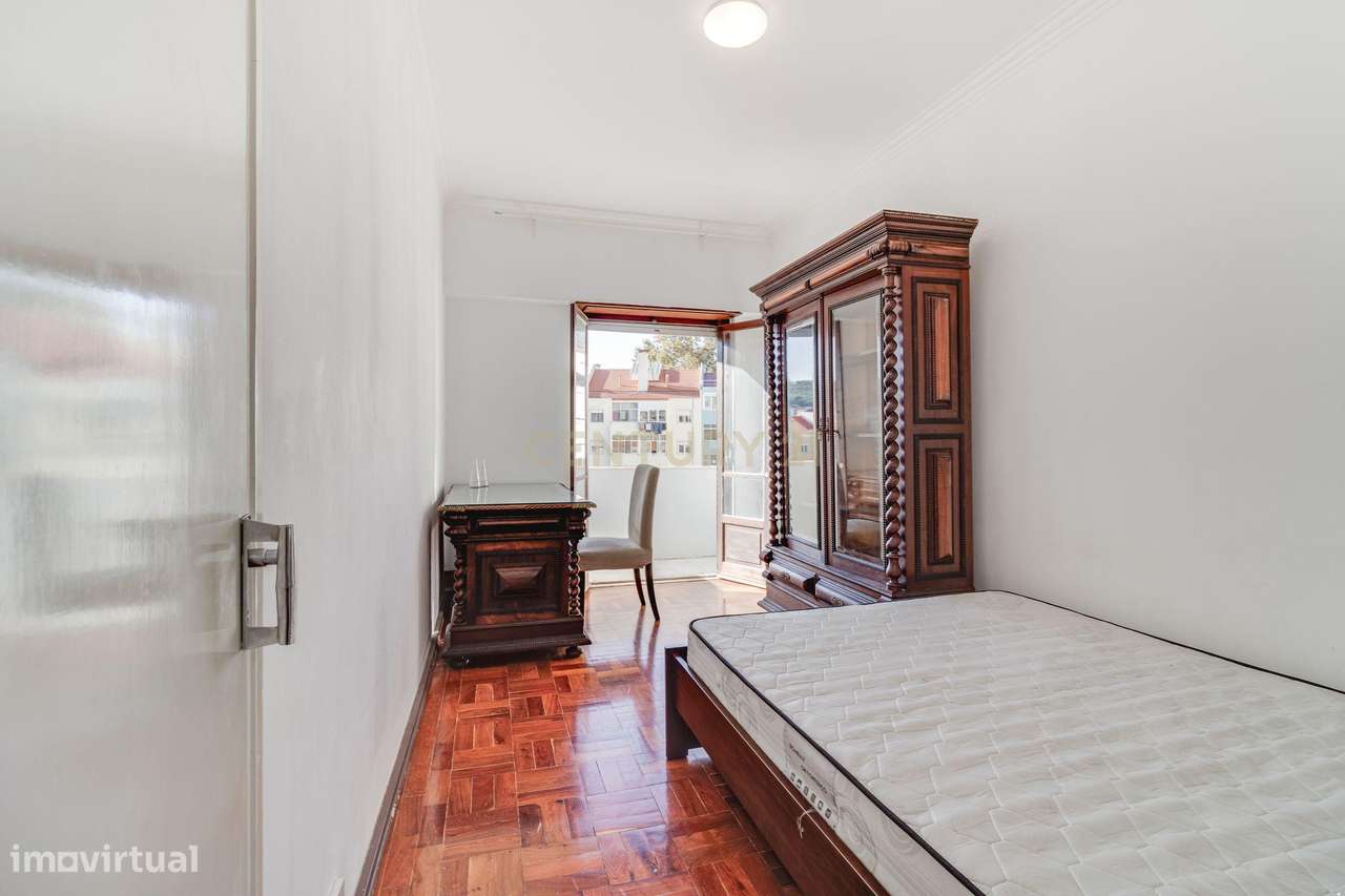 Fantástico T2 com ótimas varandas-16