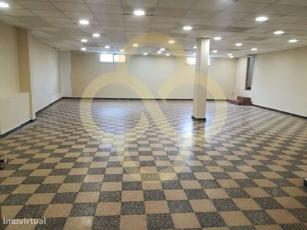 Loja em frente ao Hospital LUZ, Amadora - Grande imagem: 4/15