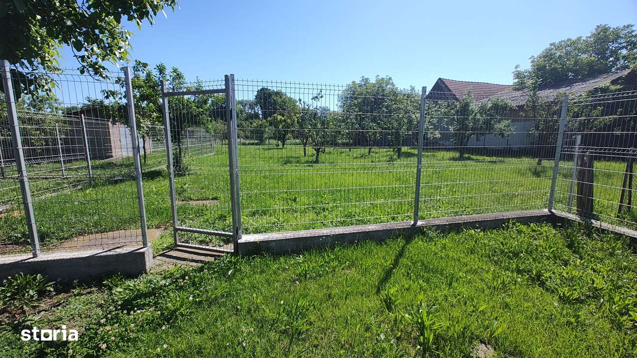 De vanzare casa in Batiz,cu teren generos-2
