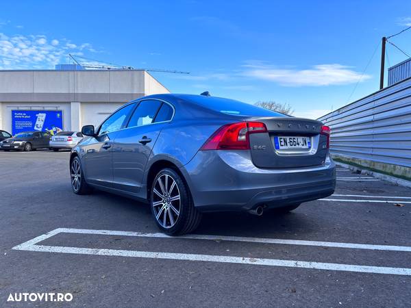 Volvo S60 D3 Summum - 8