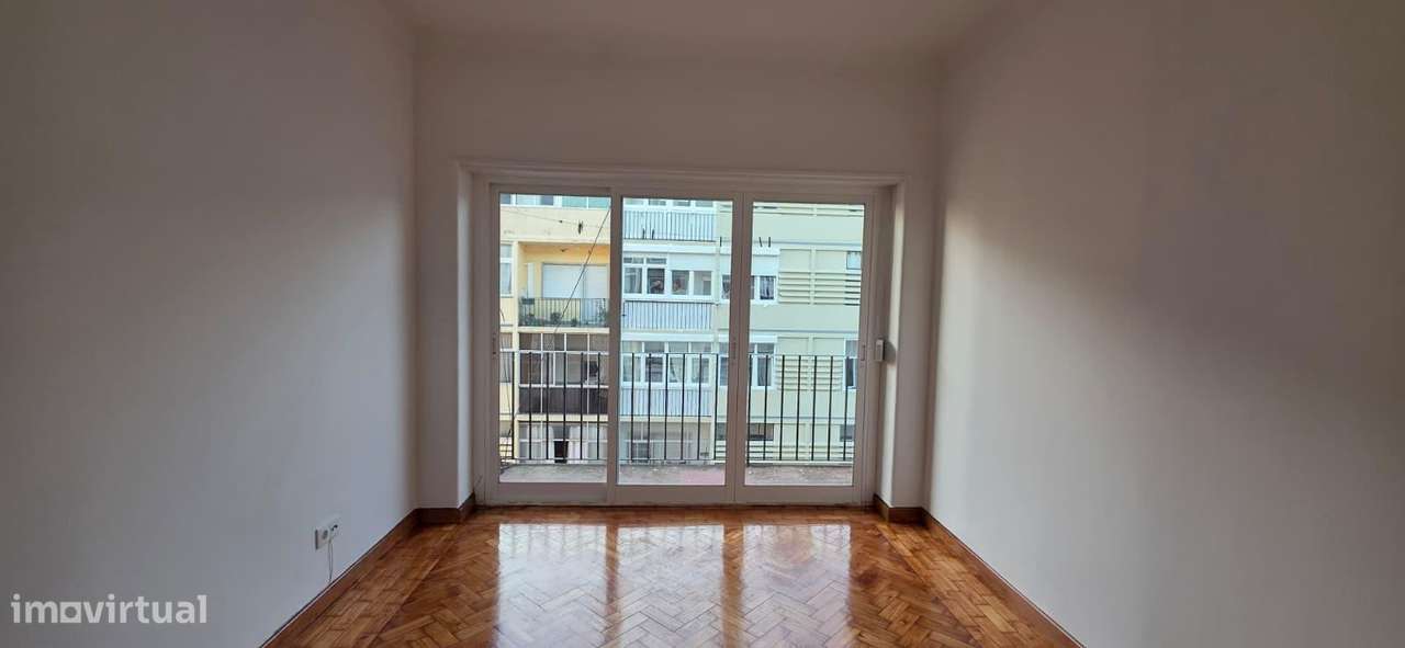 Apartamento T2 localizado em Queluz-7