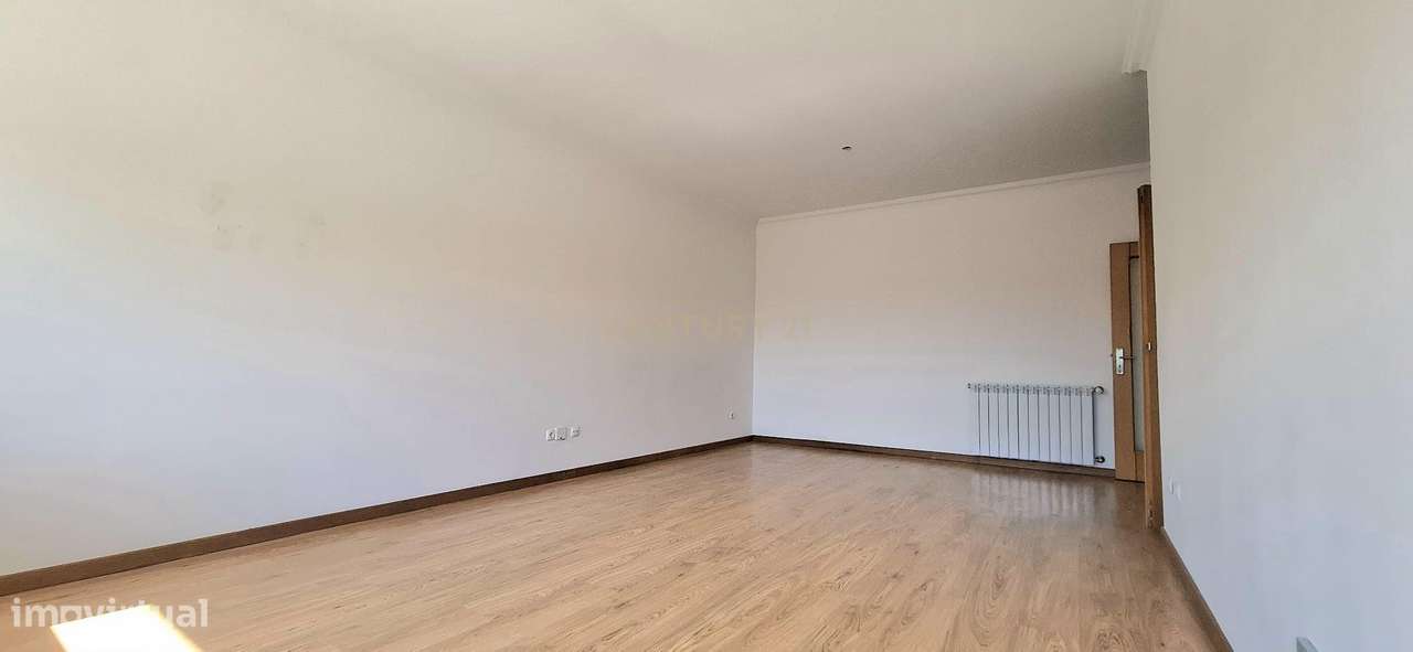 Apartamento T2 com garagem e arrecadação - Montijo - Grande imagem: 3/22