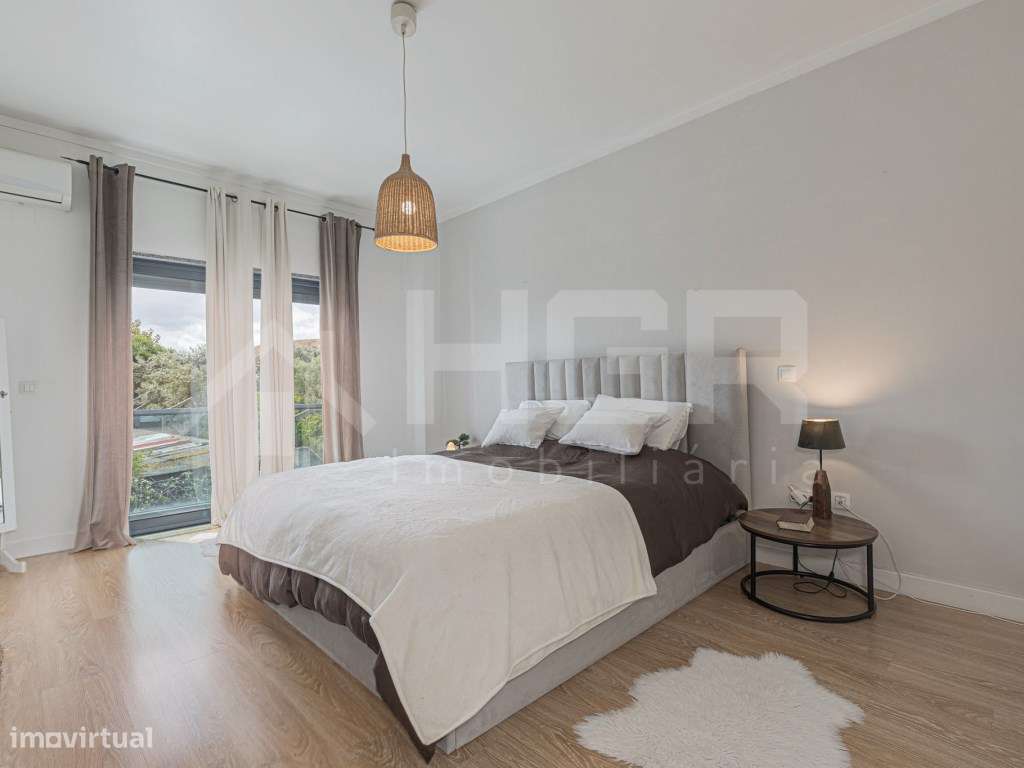 MORADIA V4 | SEMI-NOVA | 2 PISOS | GARAGEM | EXCELENTES ACESSOS ROD...-12