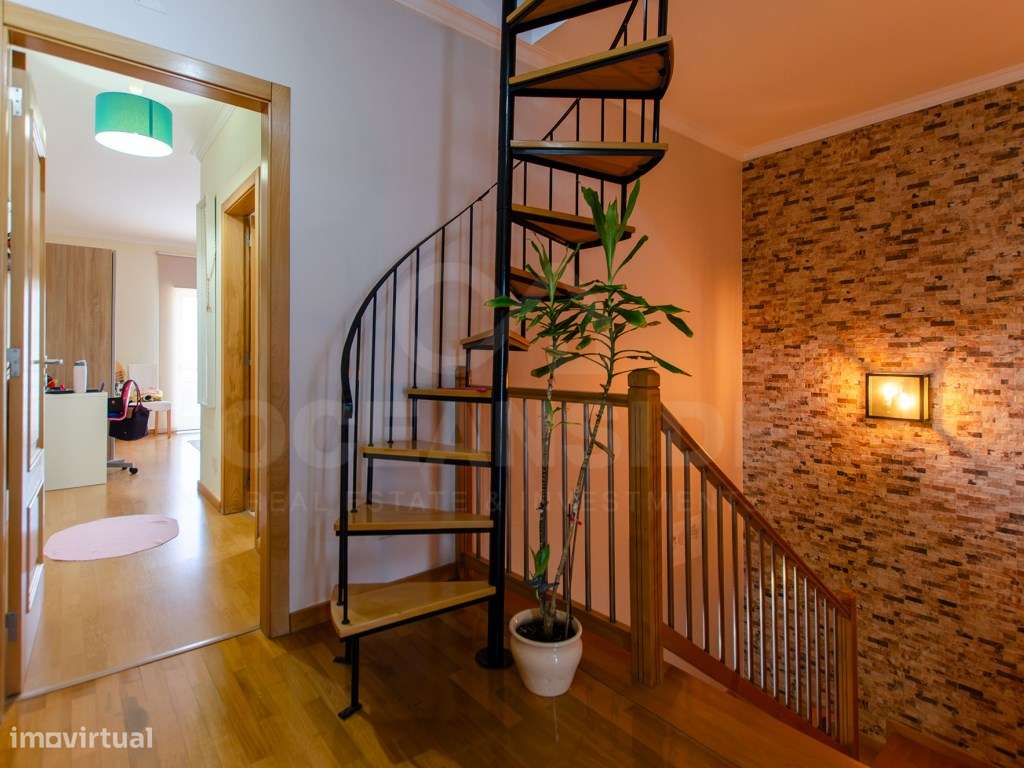 Moradia T4+2 com piscina na Urb. Lombas (São Domingos de Rana)-29